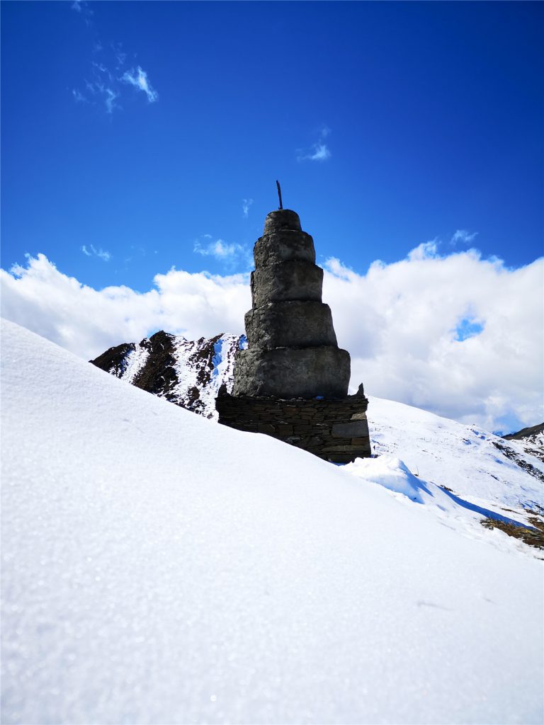 夹金山，红军长征路第一座雪山