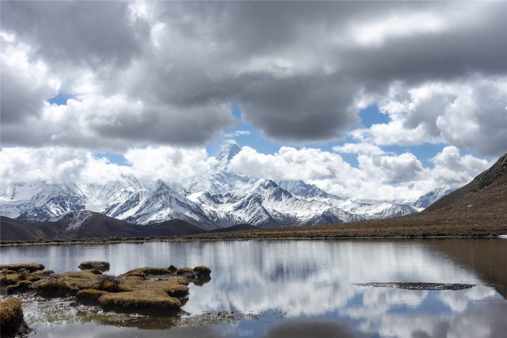 雪峰争艳之三嗯措