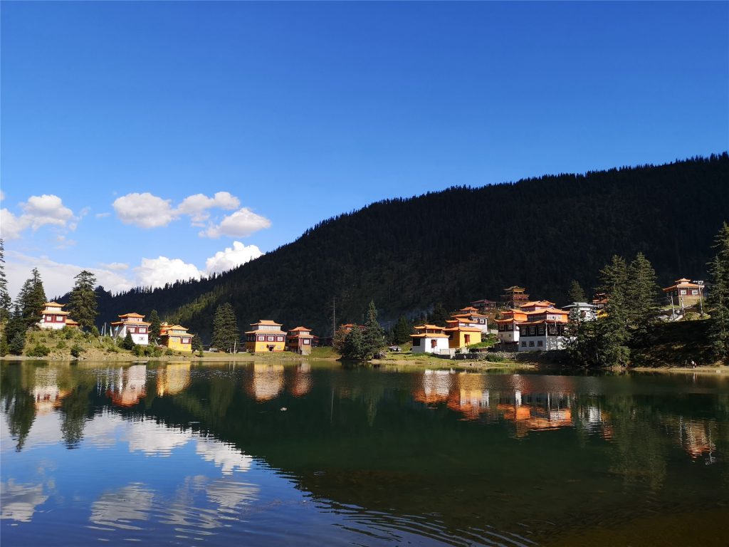 新龙措卡湖