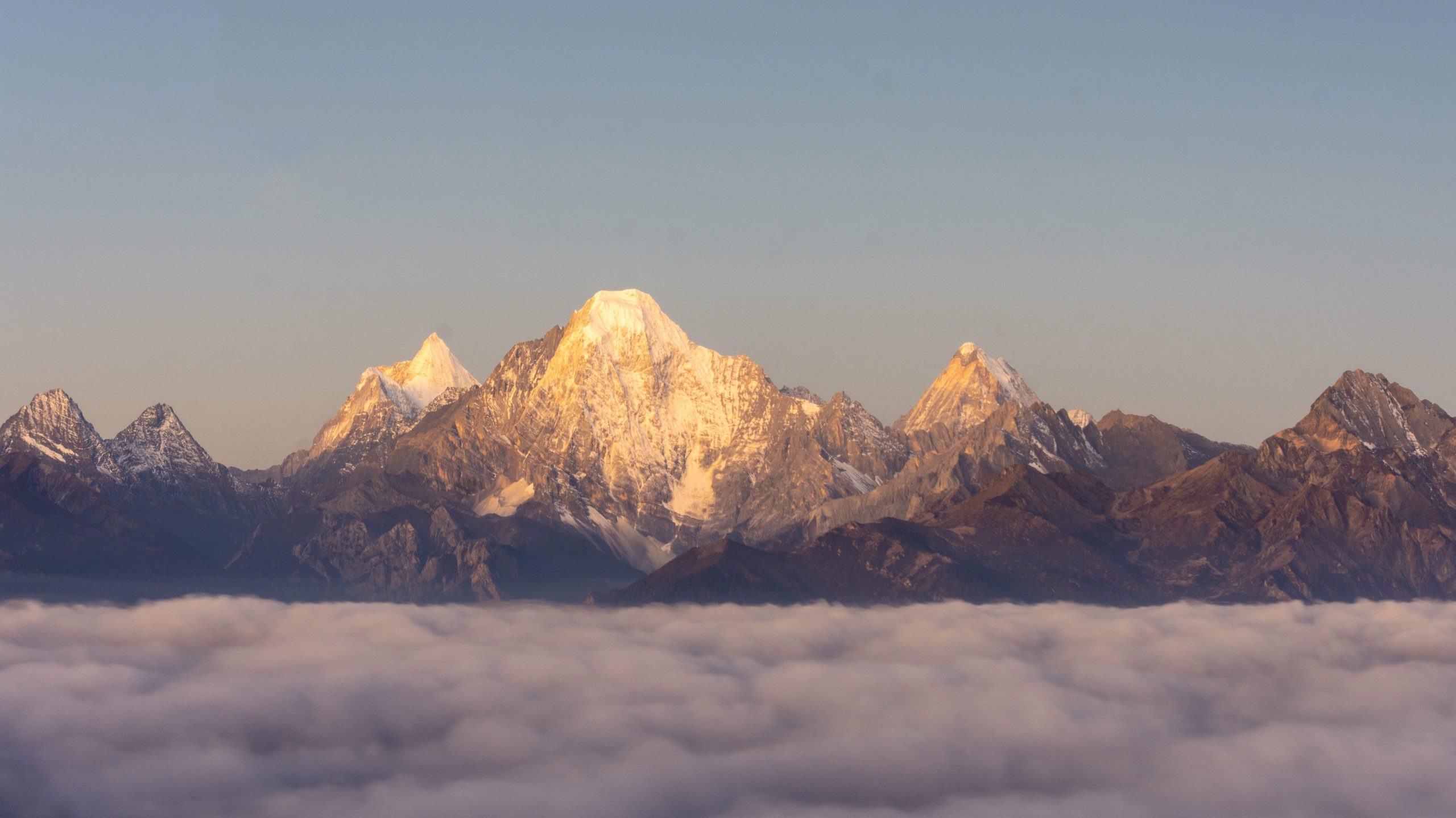 玛娜茶金-泸亚线上三神山最佳观景平台